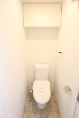 大阪市旭区赤川３丁目の賃貸マンションのトイレ