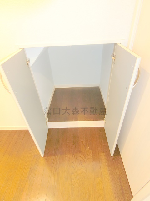 大田区蒲田一丁目の収納|階段下収納