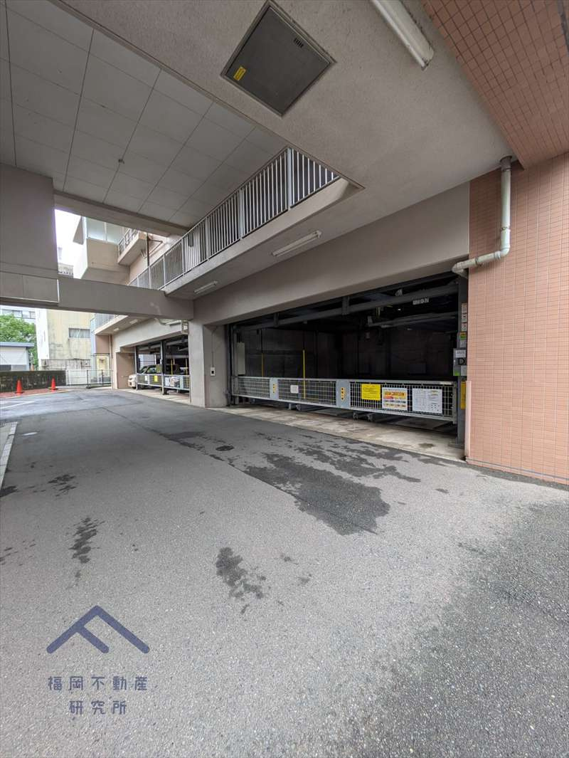グレイス佐賀駅前セントラルの駐車場