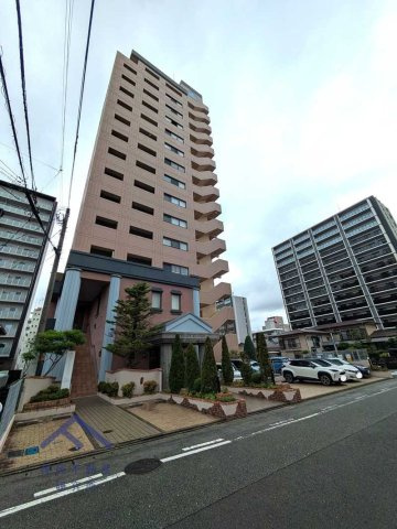 グレイス佐賀駅前セントラルの駐車場