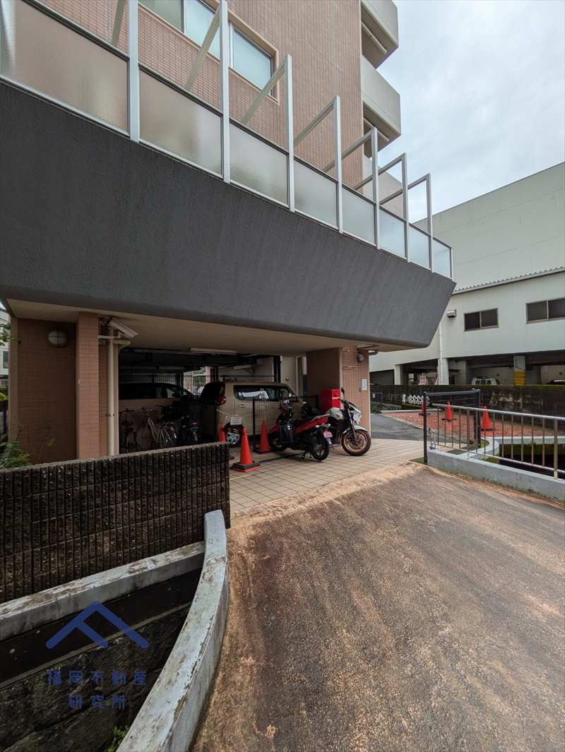 グレイス佐賀駅前セントラルの駐車場
