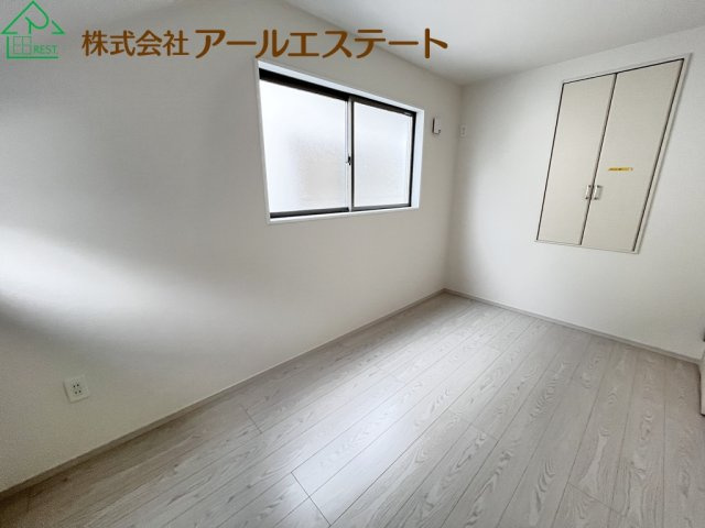 加古川市平岡町新在家　　JR「東加古川駅」徒歩17分の洋室