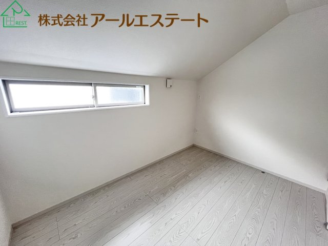 加古川市平岡町新在家　　JR「東加古川駅」徒歩17分の洋室