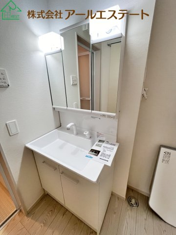 加古川市平岡町新在家　　JR「東加古川駅」徒歩17分の独立洗面台