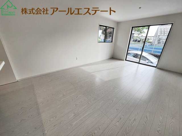 加古川市平岡町新在家　　JR「東加古川駅」徒歩17分の洋室