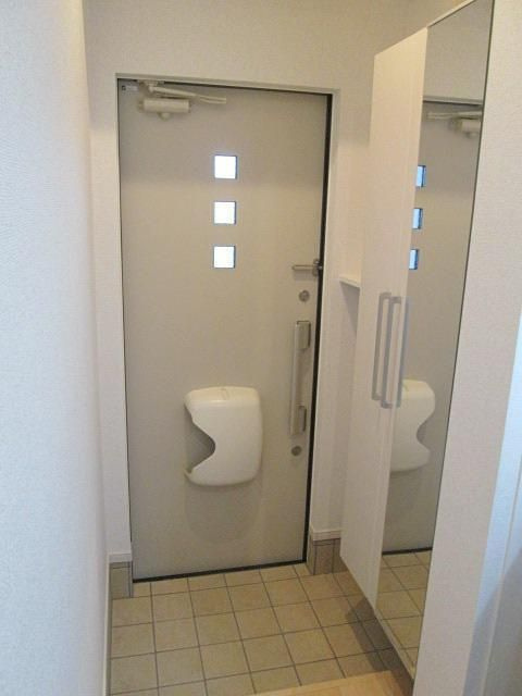 キャピタル　Ｂの玄関