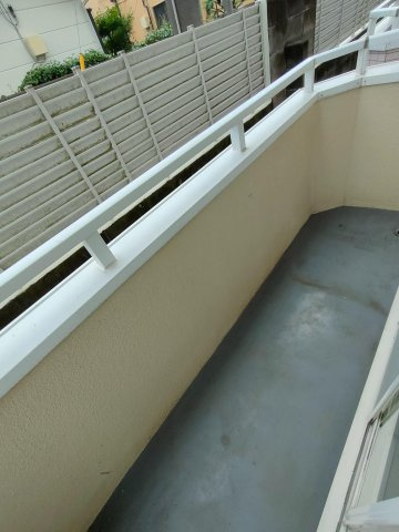 ウェルビル白糸台のバルコニー