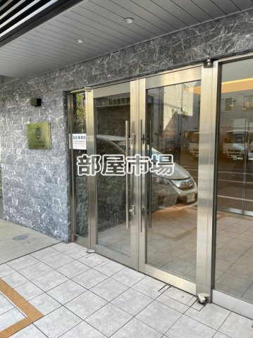 フェルクルールプレスト上野根岸のエントランス