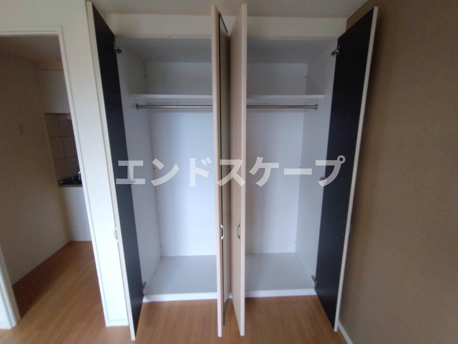 コーラルの収納|クローゼット
高崎、前橋のお部屋探しはエンドスケープまで！お客様の理想お聞かせ下さい♪
