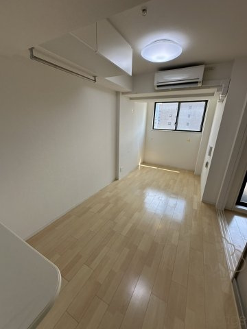 HS梅田EASTの居間・リビング