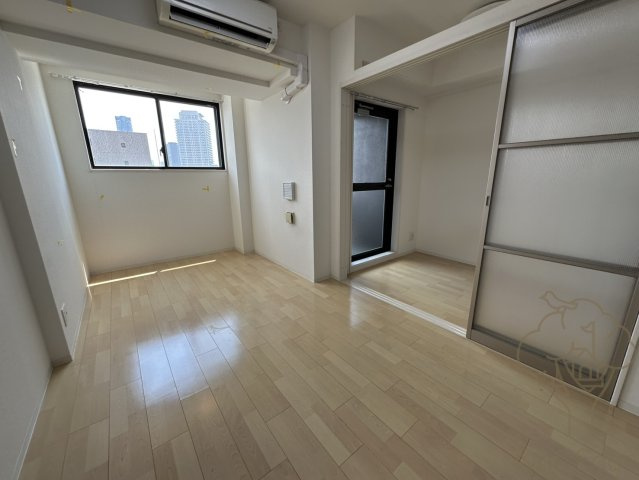 HS梅田EASTの居間・リビング