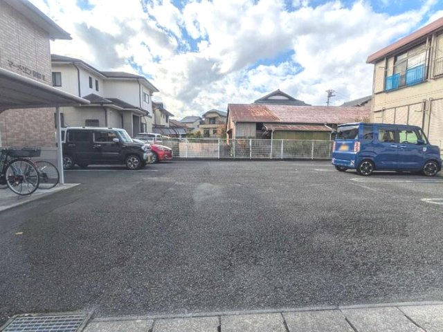 マーメゾン和田Ⅱの駐車場