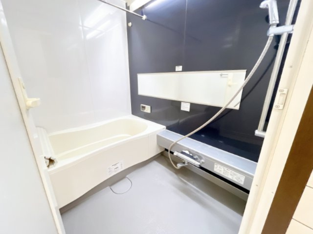 HOLLY HILLS RESIDENCE 　WESTの浴室|別部屋同一間取りのお写真となります。