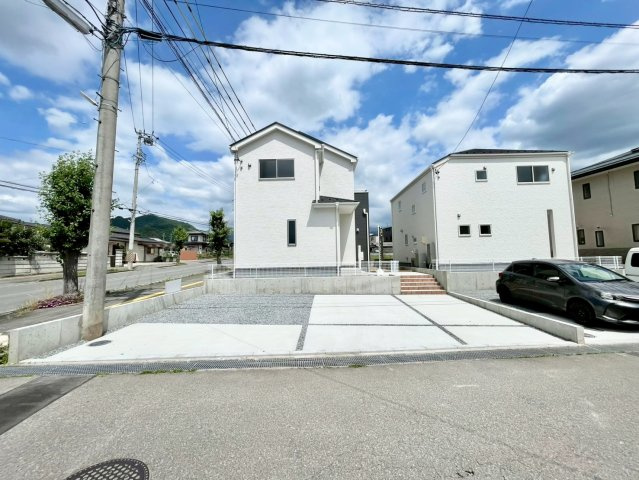 須坂小河原第１の前面道路含む現地写真