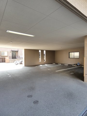 レージュ白砂の駐車場