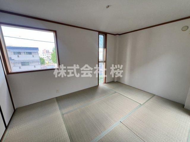 淀川区加島３丁目中　中古戸建の和室|きれいな３階にある和室です