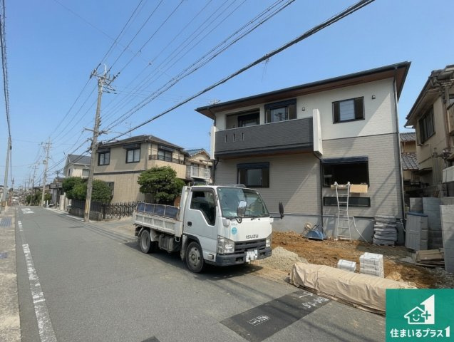 宇治市神明石塚　新築一戸建ての前面道路含む現地写真|周辺は落ち着いた街並みの住宅地！子育てがしやすい住環境です！まだ未完成ですが、現地でしかわからない事もございます。是非一度ご覧ください。