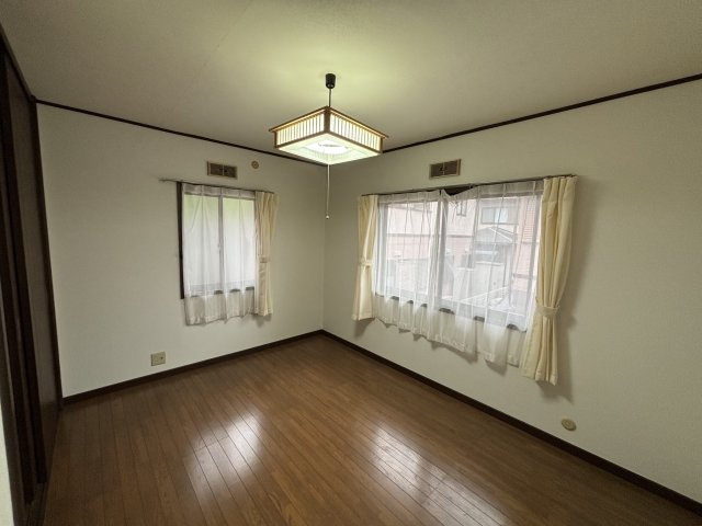 丹波篠山市河内台の中古一戸建の洋室