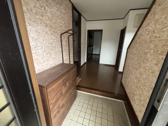 丹波篠山市河内台の中古一戸建の玄関