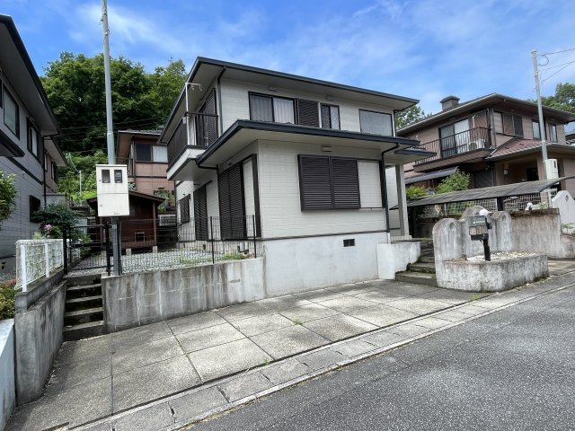 丹波篠山市河内台の中古一戸建の駐車場