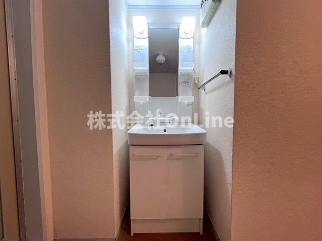 フラワーヒルまつもとの独立洗面台