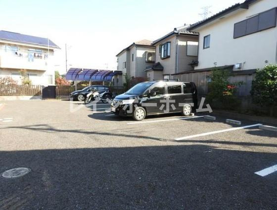 ジュネス松戸の駐車場|駐車場に車を止められます