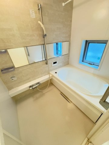 シャーメゾン南茨木の浴室