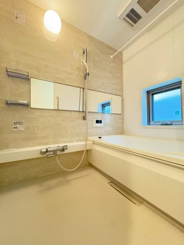 シャーメゾン南茨木の浴室