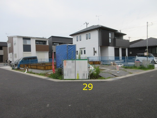 【仲介手数料無料】新築戸建　東松山市石橋1630-6（全31棟）の前面道路含む現地写真