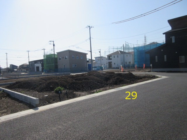 【仲介手数料無料】新築戸建　東松山市石橋1630-6（全31棟）の前面道路含む現地写真