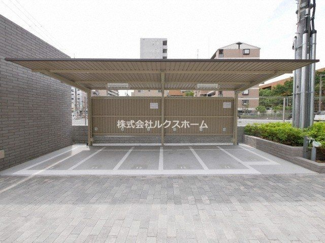ファーストフィオーレ吹田ブランシェの駐車場|駐車場があります
