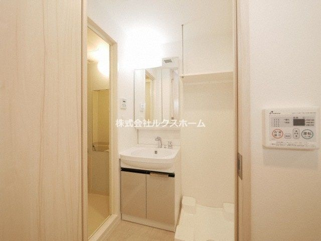 ファーストフィオーレ吹田ブランシェの独立洗面台|独立洗面台、朝の身支度には欠かせません