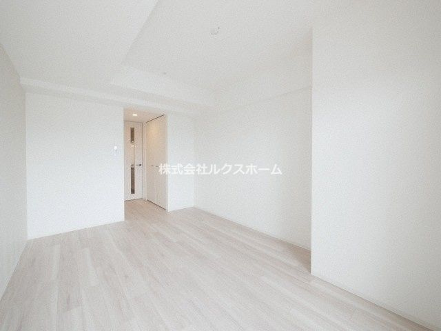 ファーストフィオーレ吹田ブランシェの居間・リビング|ゆったり過ごせるリビングです
