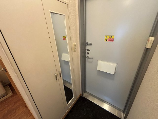 レオパレス岸和田５の玄関