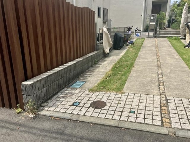 鵠沼桜が岡戸建の駐車場