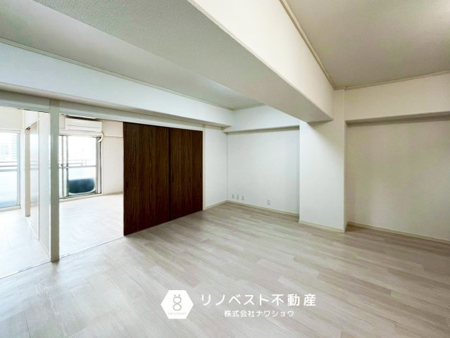 アクロシャトー俊徳道の居間・リビング|約16.5帖の広々としたLDK♪
各居室への動線もバッチリ◎