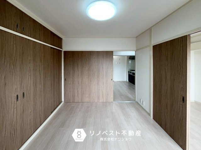 アクロシャトー俊徳道の洋室|陽当たりが良く、LDKへの動線もスムーズ◎
エアコン設置済み◎