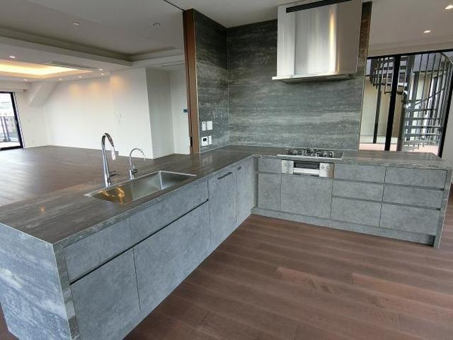 ＴＨＥ　ＣＯＮＯＥ　三田綱町のキッチン|※写真は同タイプ住戸です。