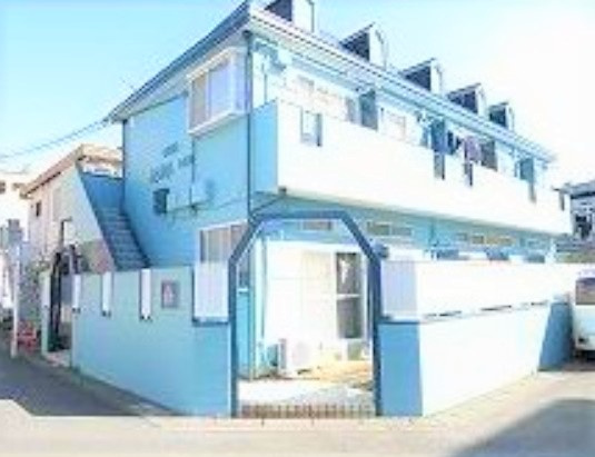 海老名市東柏ケ谷２丁目のアパートのエントランス