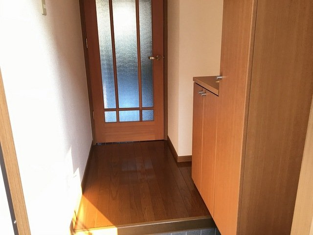ドミールＶの玄関