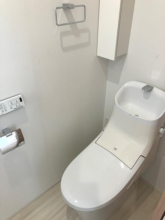 溝沼戸建のトイレ