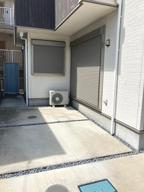 溝沼戸建の駐車場
