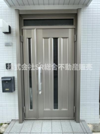 小若江2丁目中古戸建の玄関|貴重な時間の中で、ご希望の情報をご案内致します！
お客様のご都合に合わせて「知りたい情報だけ」という短時間のご案内も可能です！