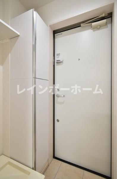 ペルラ小岩の玄関