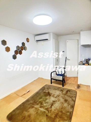 ROOMSの居間・リビング
