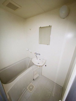 【浴室】 | パストラーレ梶ケ谷 | ※同建物ほかのお部屋の写真です。