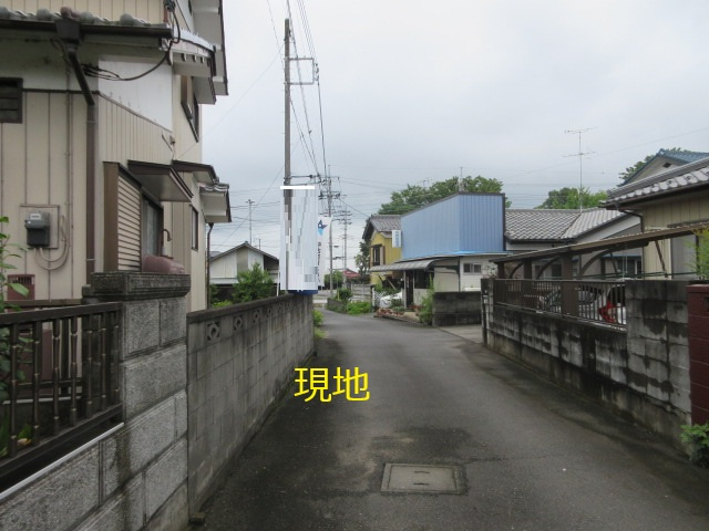 中古戸建　熊谷市池上825-3（期間限定現況販売）の前面道路含む現地写真