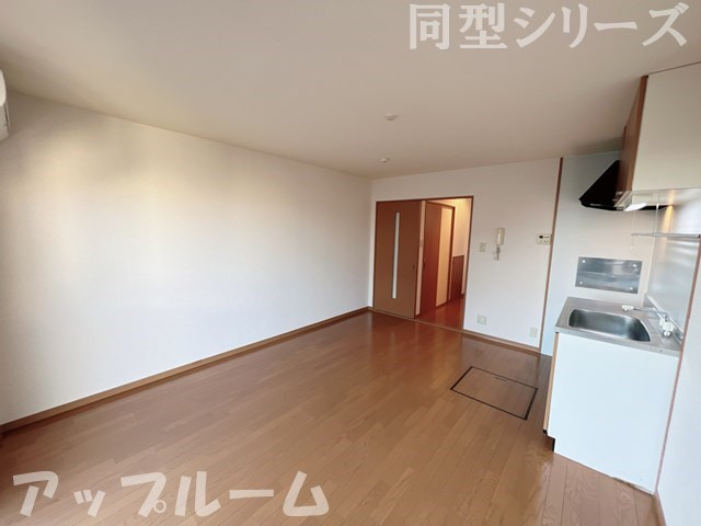 プラッサムの居間・リビング