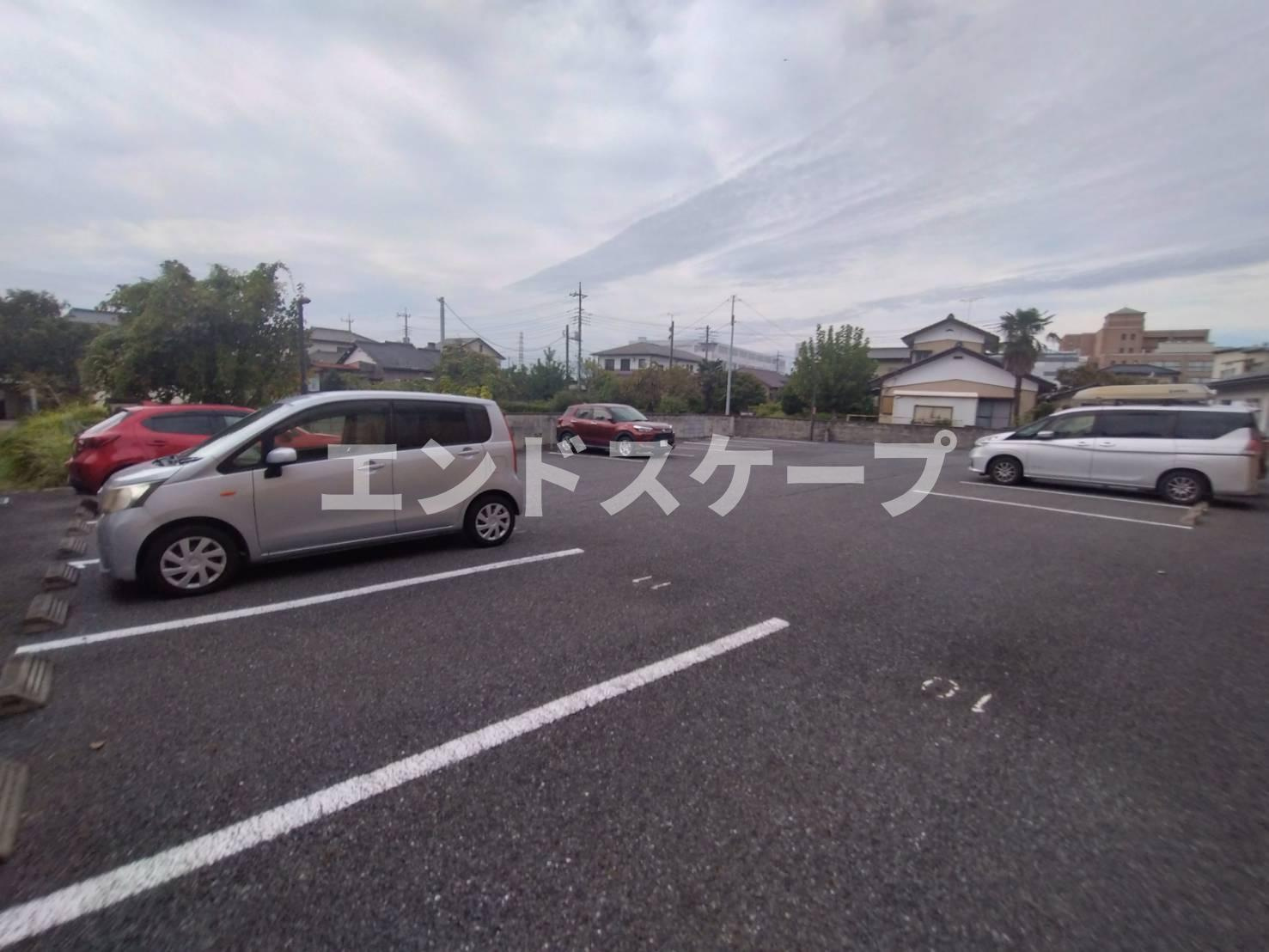 コーラルの駐車場|高崎、前橋のお部屋探しはエンドスケープまで！お客様の理想お聞かせ下さい♪