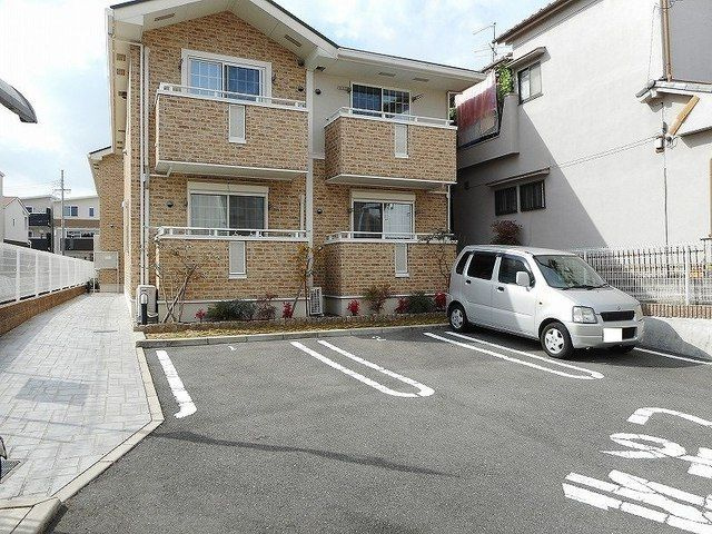 カルムの駐車場